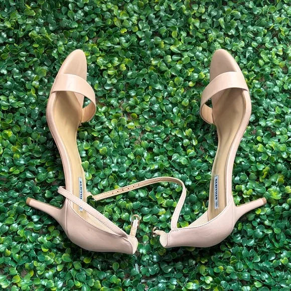 Heels - Picture 2 of 5